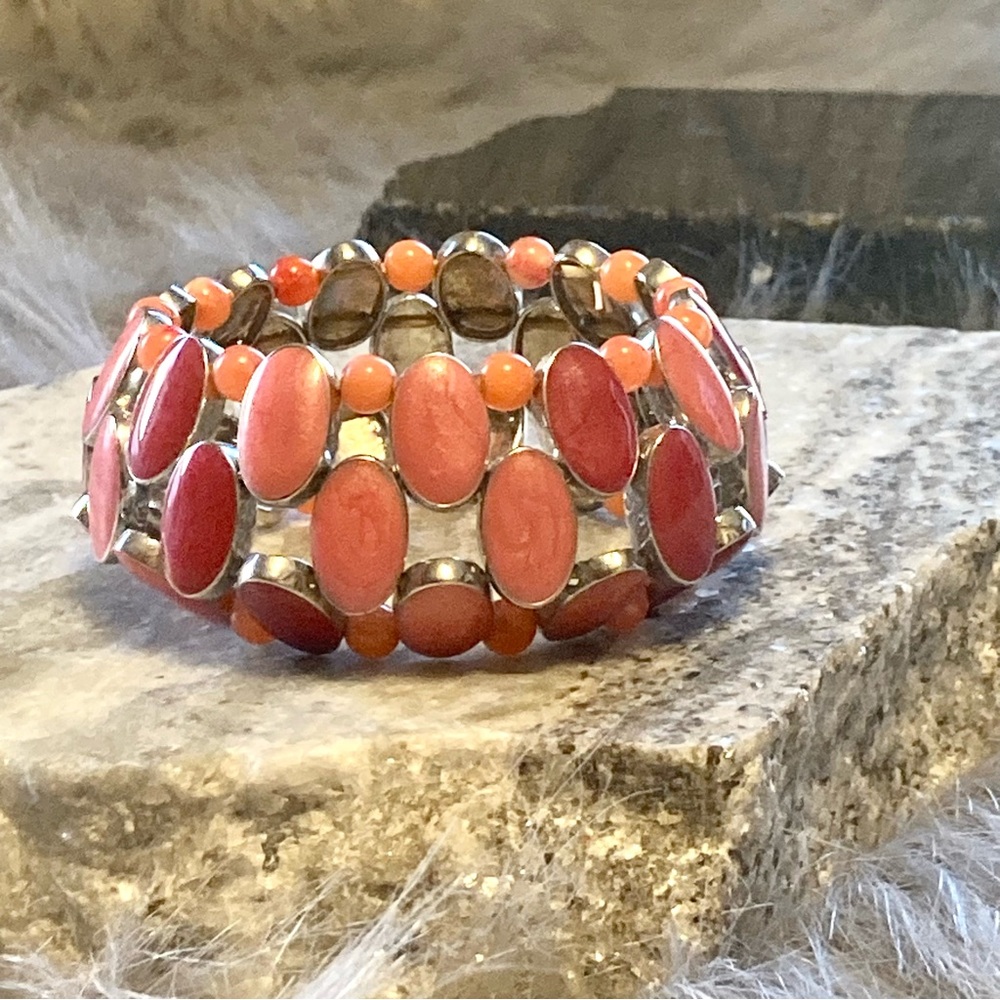 5/$18 VINTAGE Silver Wide Stretch Bracelet With Pink Stones